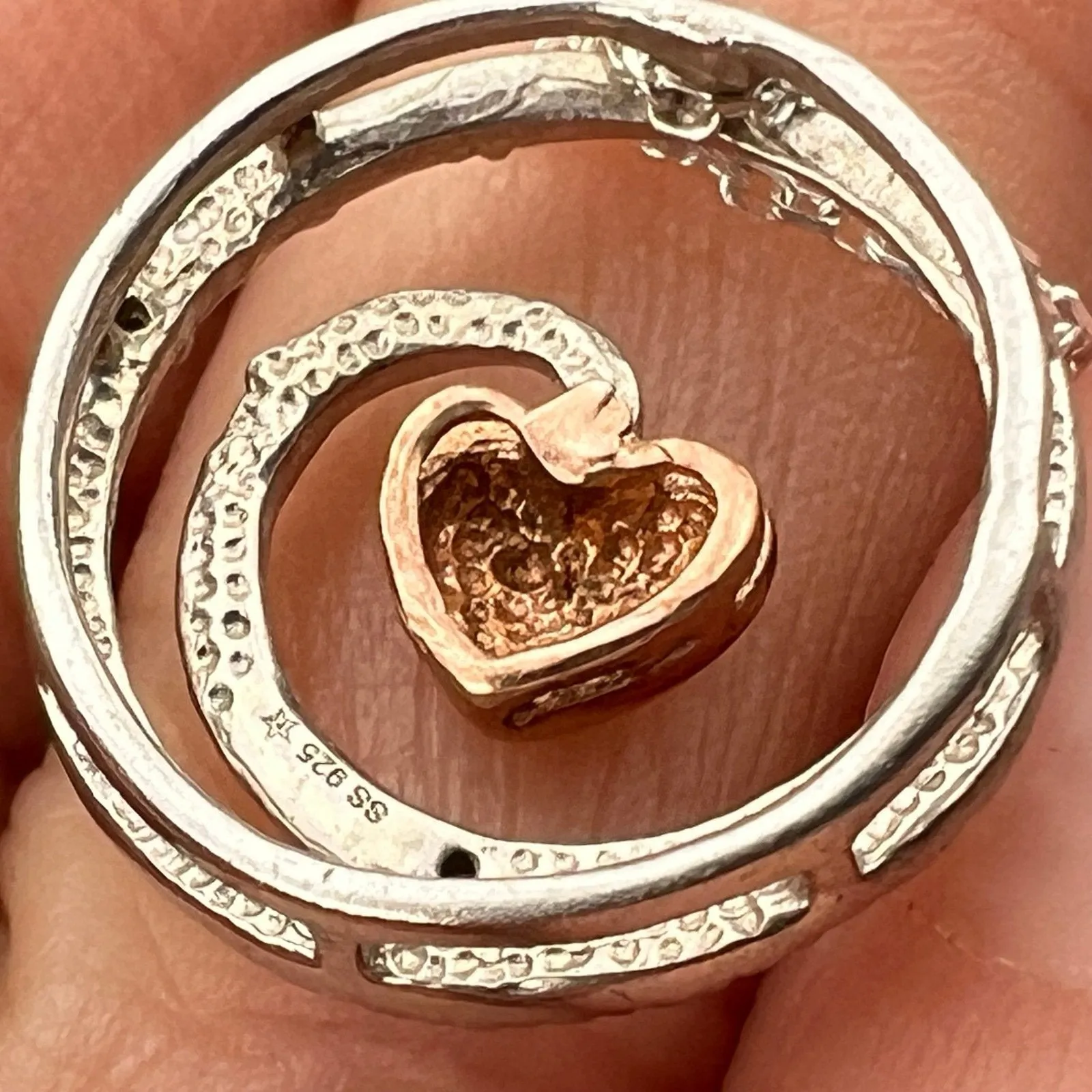 10k Gold Heart in Silver Ocean Wave Circle Pendant. Free Chain "Italy"