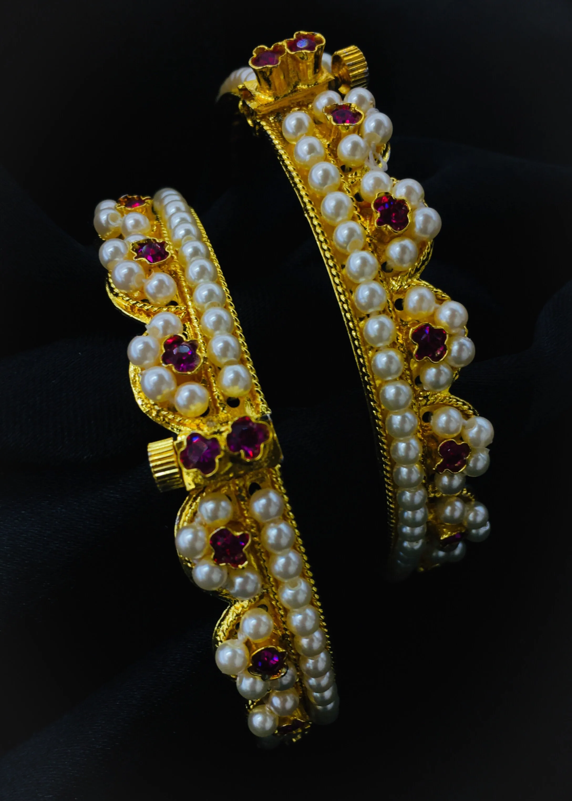 APPEALING DESIGNER BANGLES