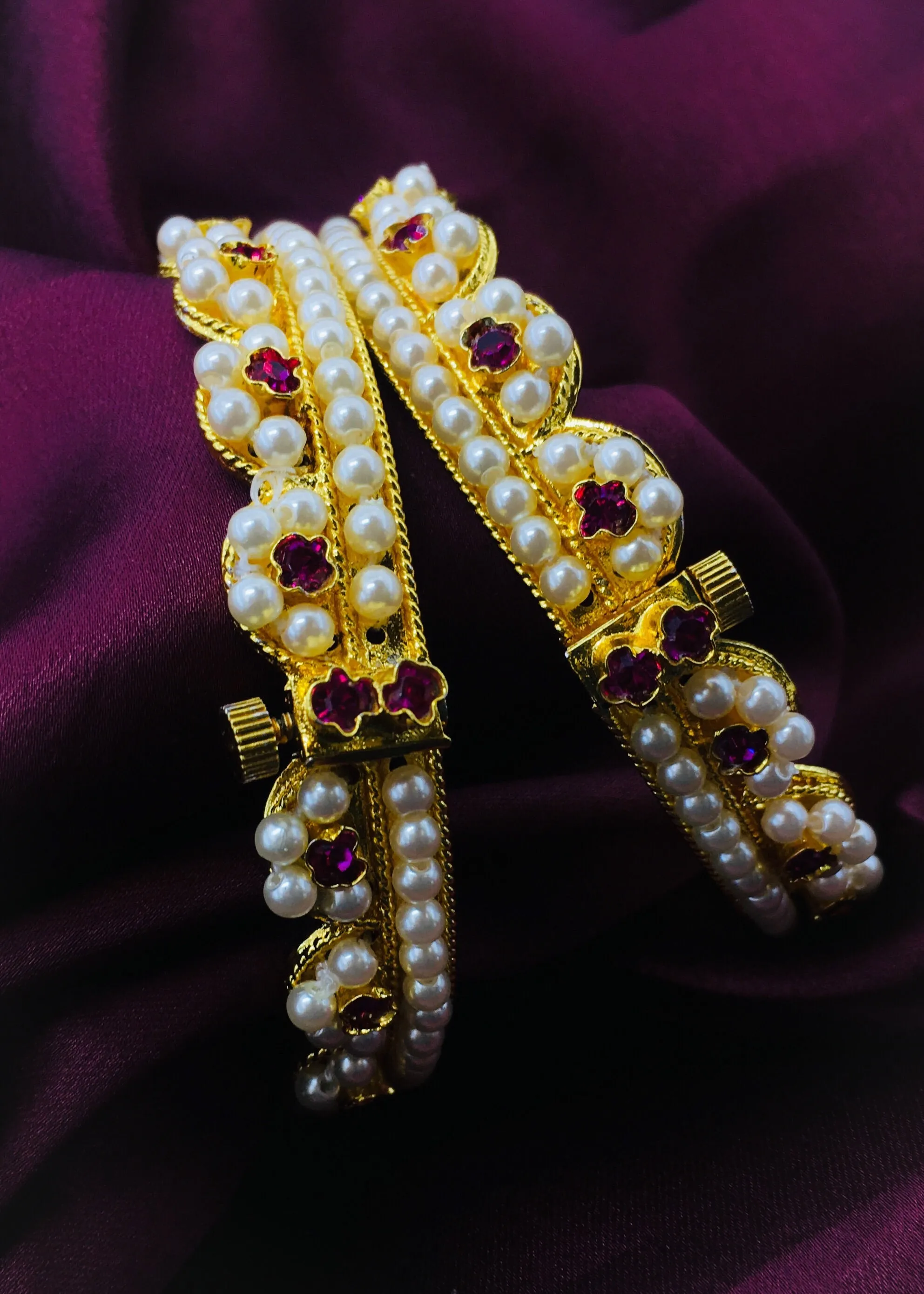 APPEALING DESIGNER BANGLES