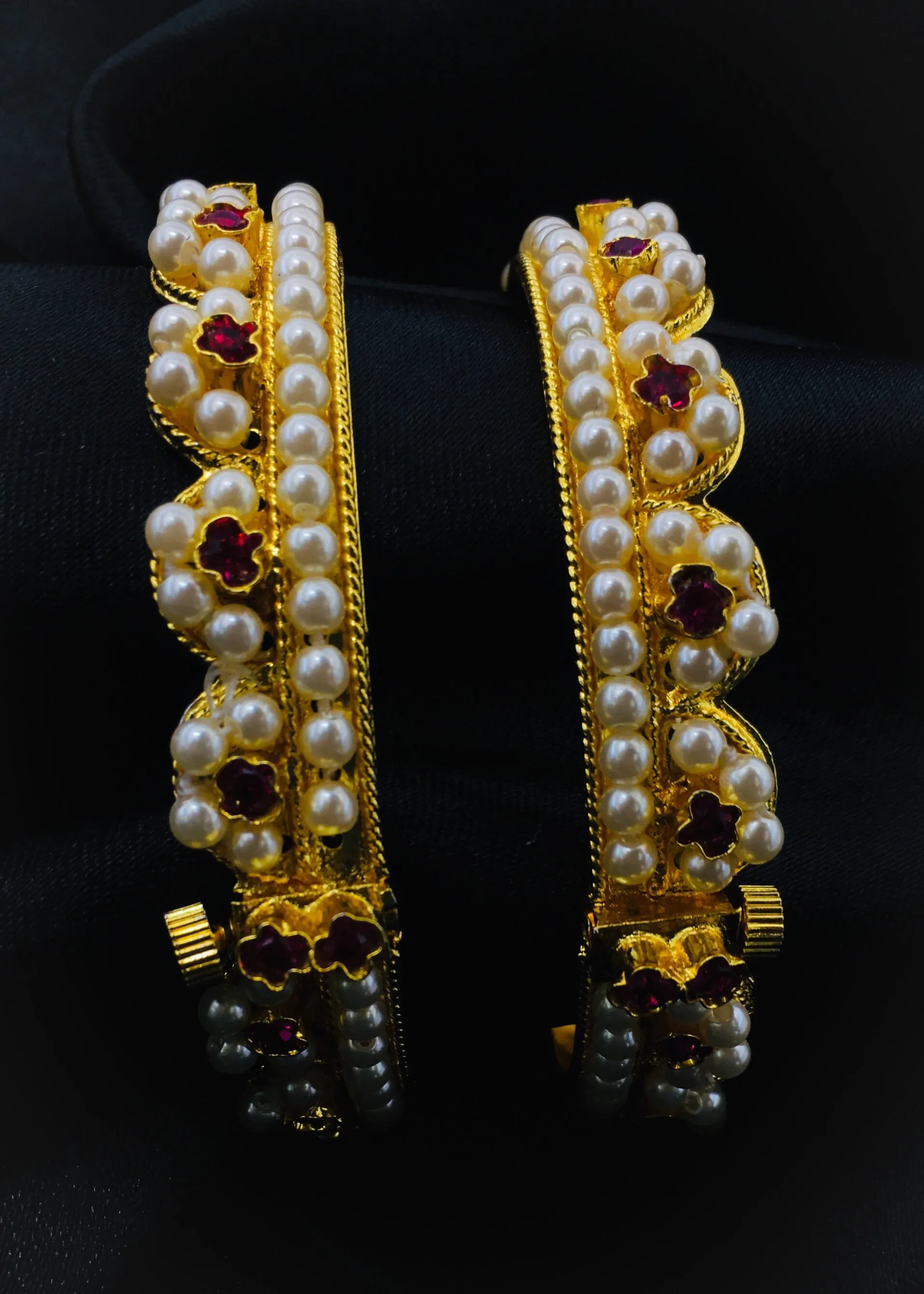APPEALING DESIGNER BANGLES