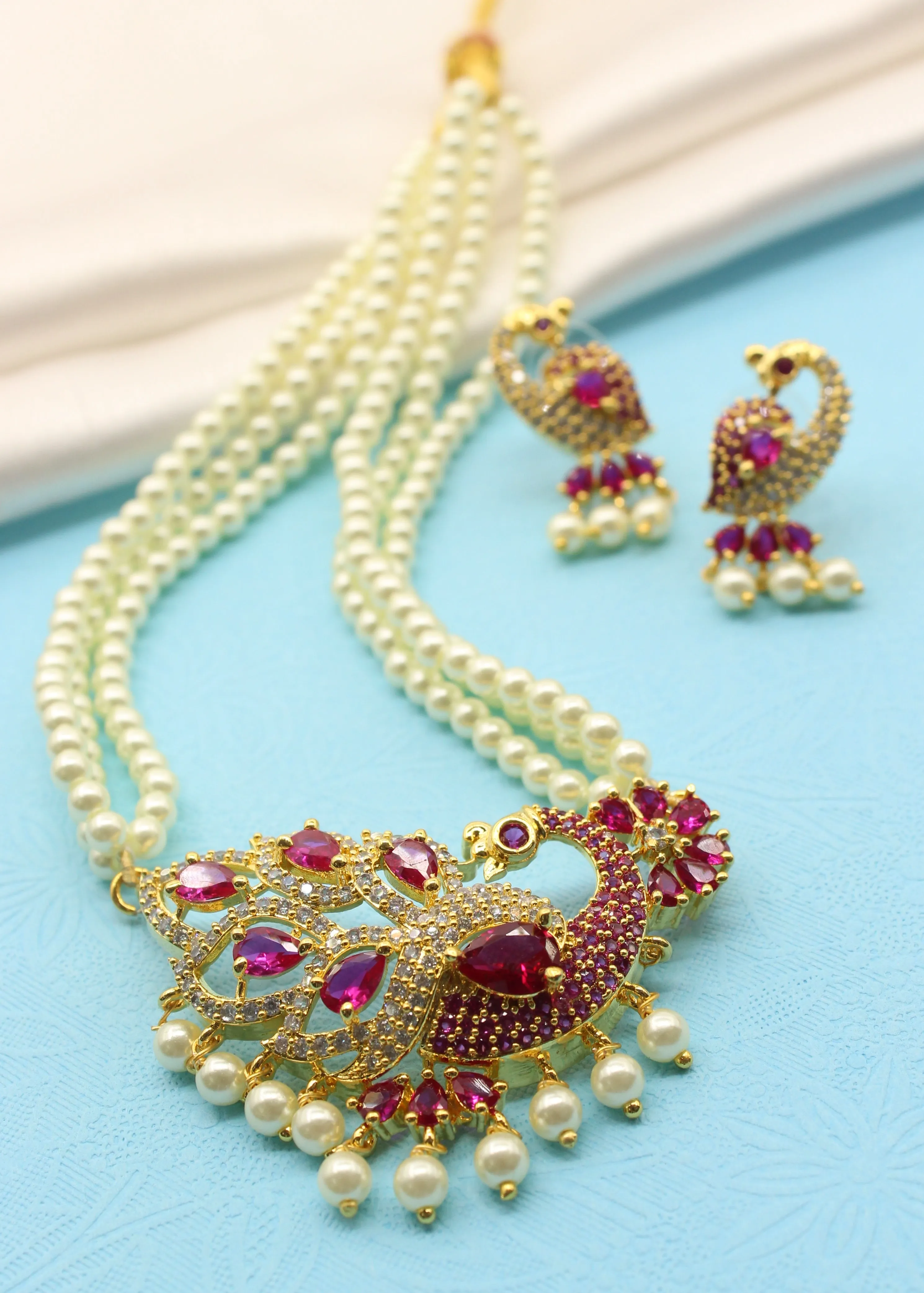 CLASSIC PEACOCK NECKLACE