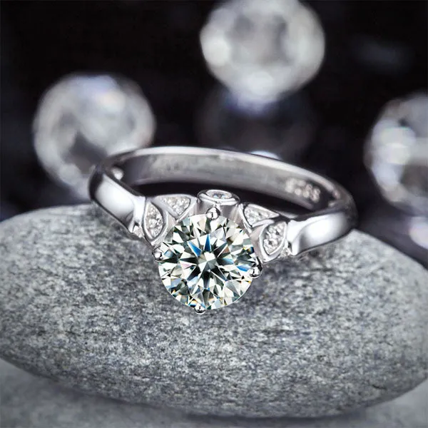 Elegant Lovers Ring