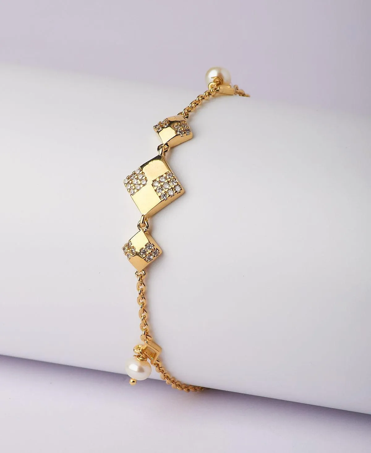 Fashionable Stone Studded Ring Pearl Bracelet