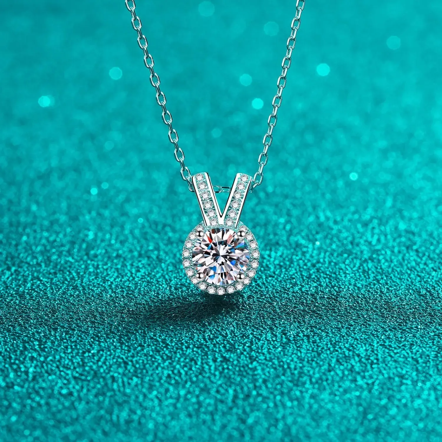 LOVCIA 1 Carat Moissanite Rabbit Ears Shape Pendant Necklace
