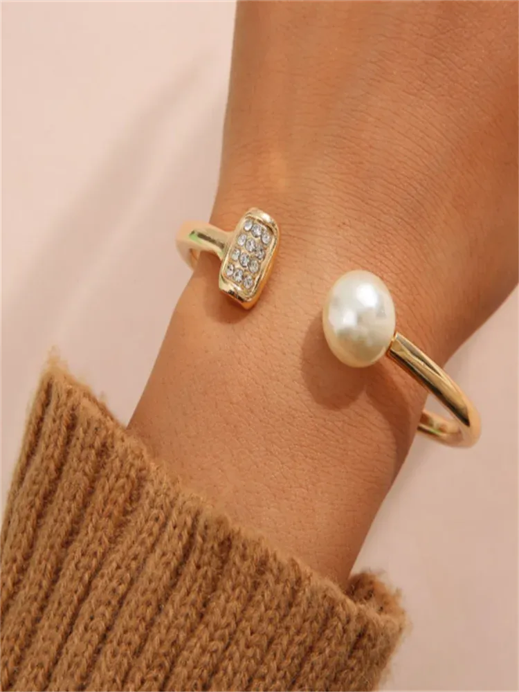 Modern Pearl Open Bracelet