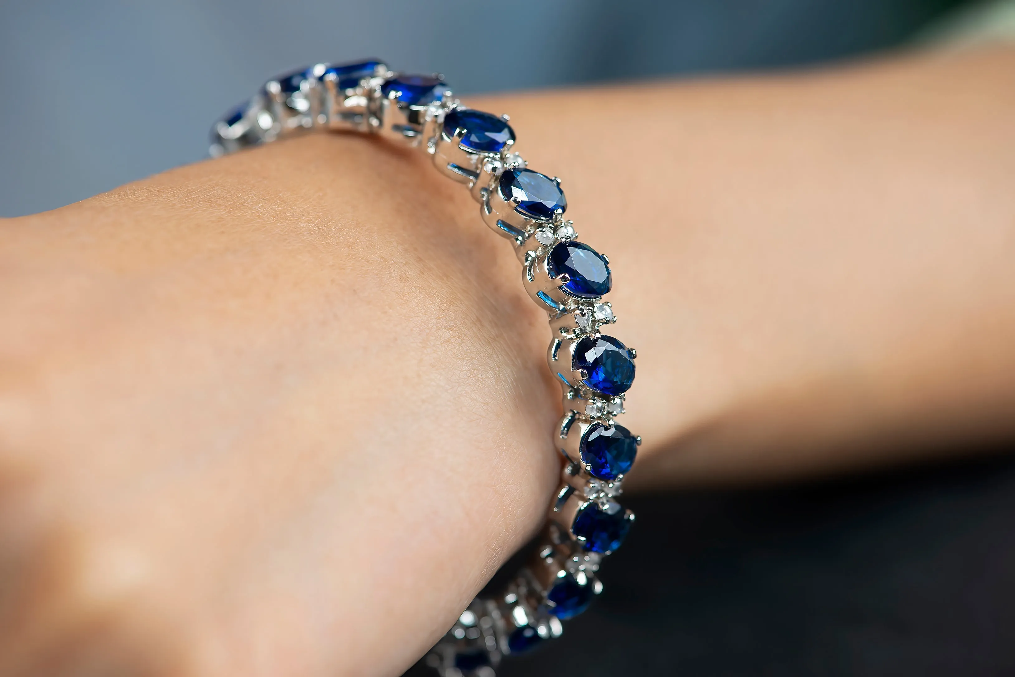 SAPPHIRE SHADE BANGLE