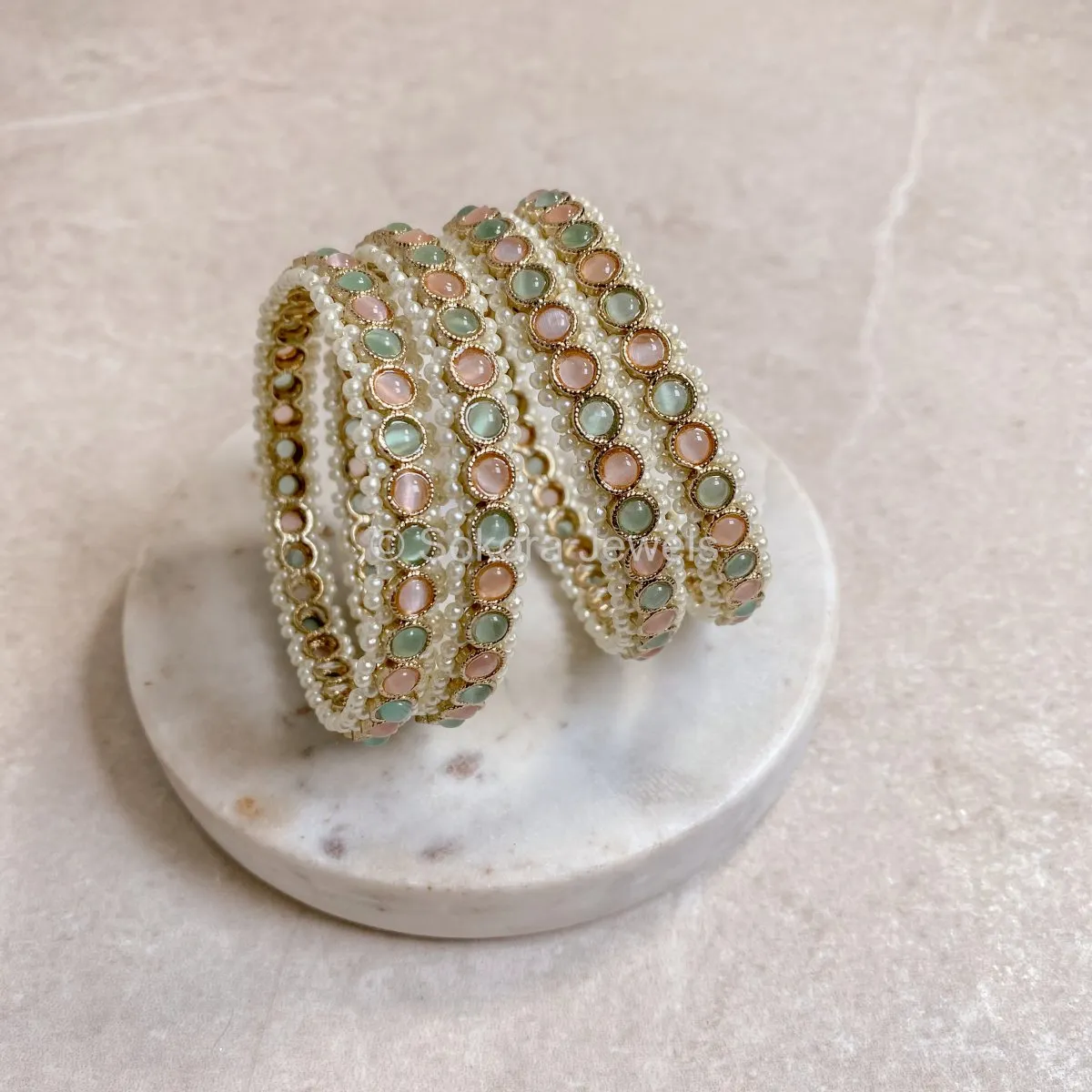 Set of 4 Ameli Pearl Edge Bangles - Pastel