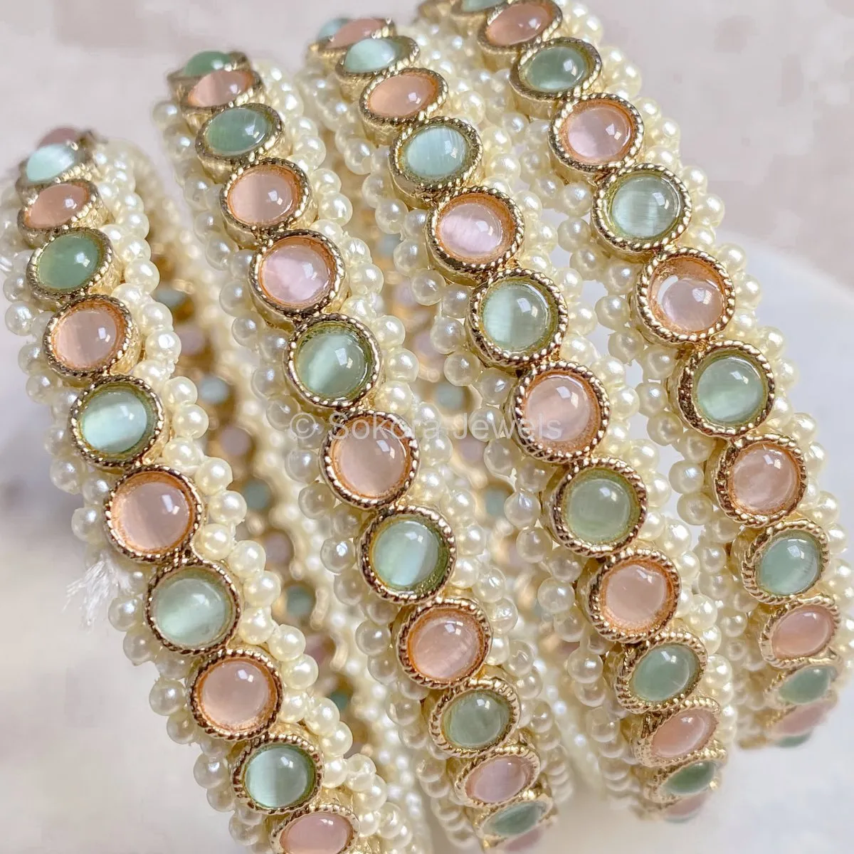 Set of 4 Ameli Pearl Edge Bangles - Pastel